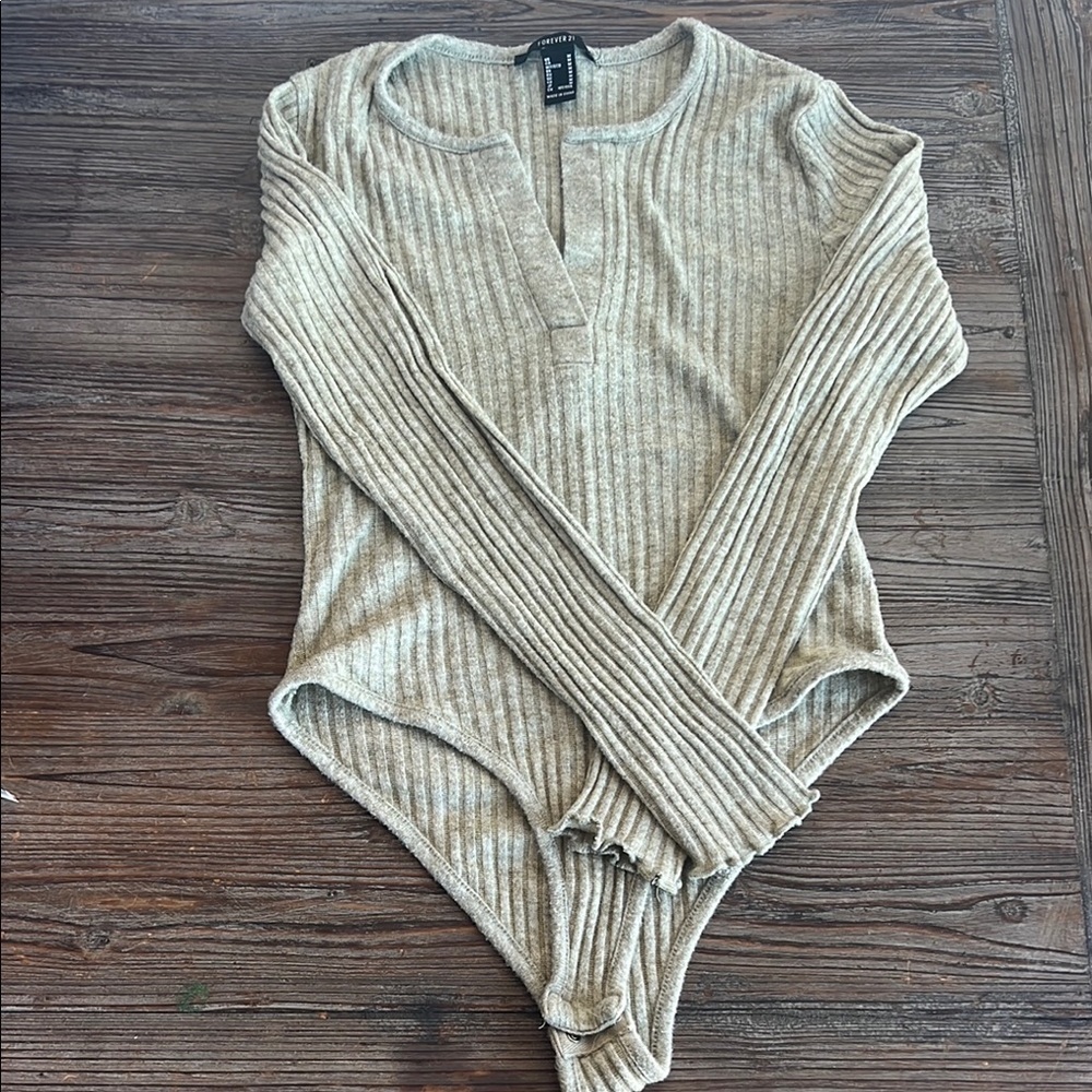 FOREVER 21 WOMEN SIZE M Ribbed Beige Bodysuit